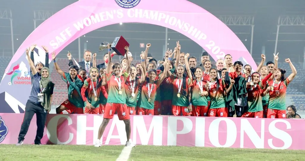 बांगलादेश महिलांकडे सॅफ चॅम्पियनशिपचे जेतेपद Bangladesh Women's SAF Championship title