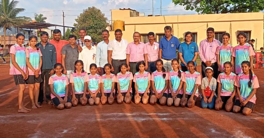मराठी विद्यानिकेतन खो-खो संघ विजेता Marathi Vidyaniketan Kho-Kho Team Winner