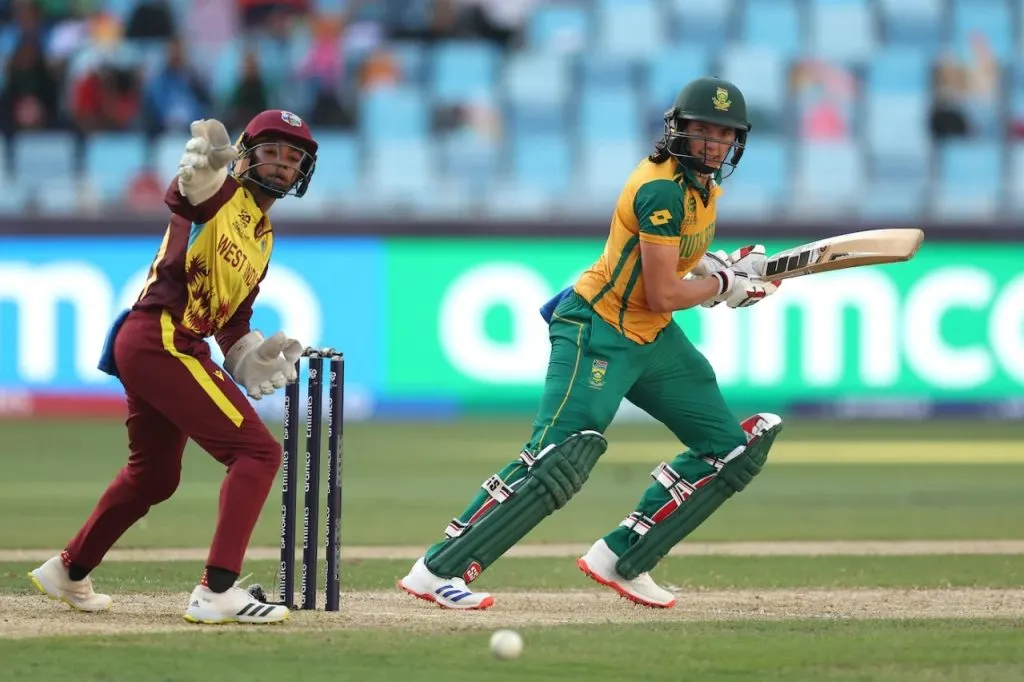 द.आफ्रिकेचा विंडीजवर 10 गड्यांनी विजय South Africa beat Windies by 10 wickets