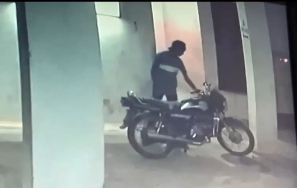 Motorcycle theft from Kala Amrai