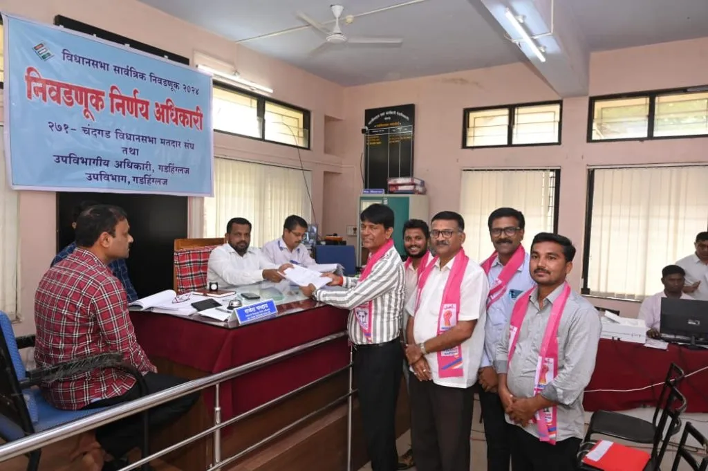 जनसुराज्याच्या नारळाच्या बागेचे बळ मिळाल्याने अनेकांच्या भुवया उंचावल्या The strength of Janasurajya's coconut grove raised many eyebrows.