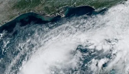 Cyclone 'Montha' threat increases