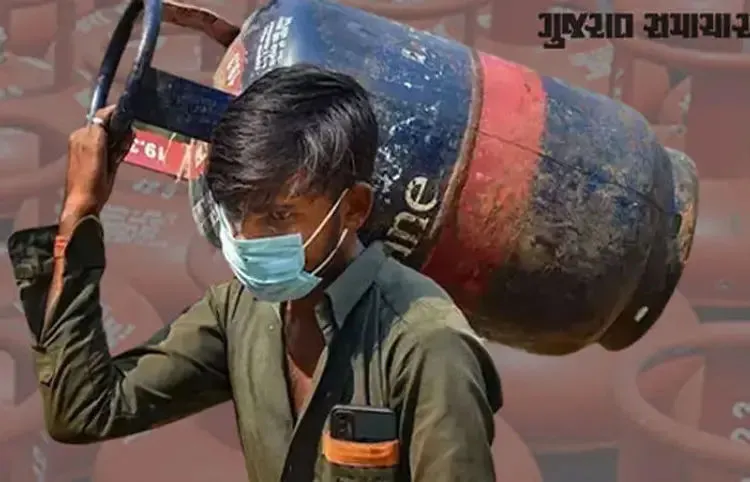 कमर्शियल सिलिंडर महागला Commercial cylinders are expensive