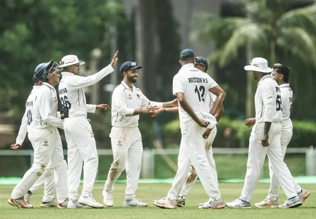 मुंबईचा महाराष्ट्रावर दणदणीत विजय Mumbai's resounding victory over Maharashtra