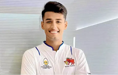 शेडगेच्या फलंदाजीने मुंबईला सावरले Shedge's batting saved Mumbai