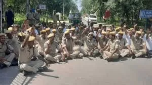 10 policemen sacked, 39 suspended in Telangana