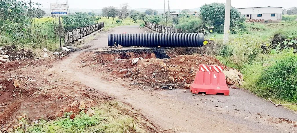 Excavation on old Belgaum-Dhamane road causing inconvenience to motorists