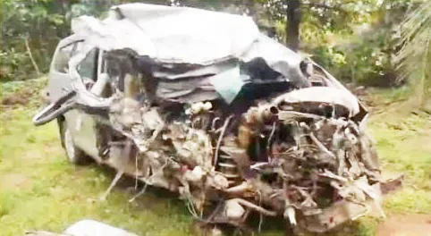 Six injured in car-container accident