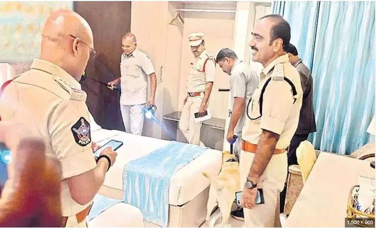 Bomb threat to hotels after airport