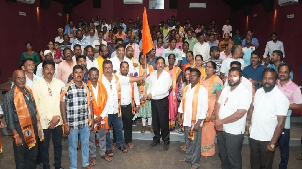 देवबाग ग्रामपंचायतीच्या सरपंच,उपसरपंच यांचा ठाकरे सेनेत प्रवेश