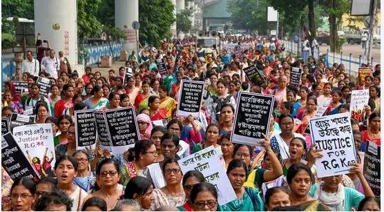 पश्चिम बंगालमध्ये डॉक्टर्सचा इशारा Doctors warn in West Bengal