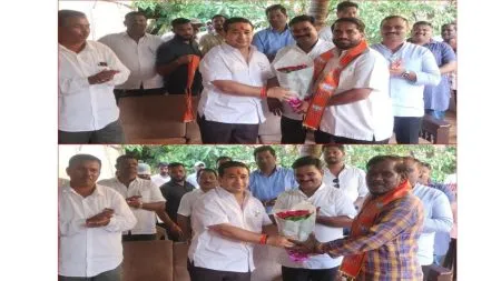 कासार्डे गावचे उबाठाचे शाखाप्रमुख विजय भोगले, नितेश पिसे यांच्या हाती कमळ