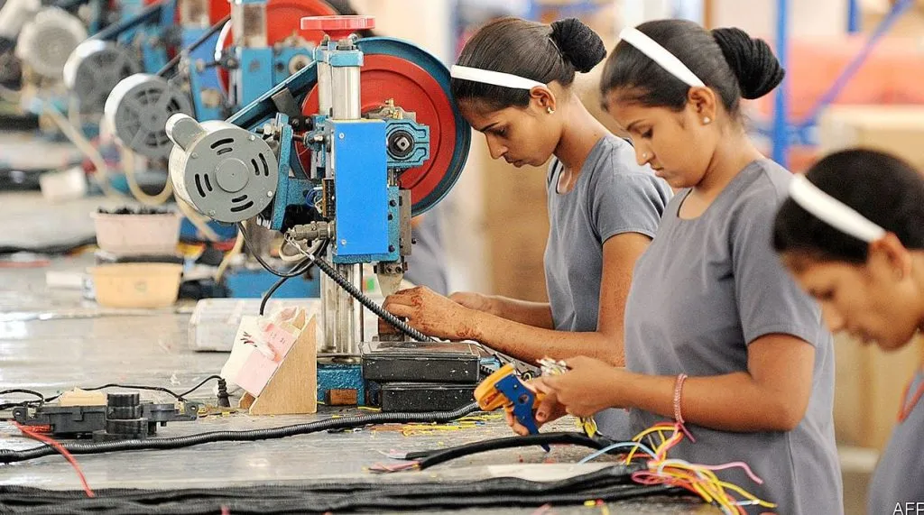 कंपन्यांचा महिला कर्मचाऱ्यांकडे वाढता कल Increasing trend of companies towards women employees