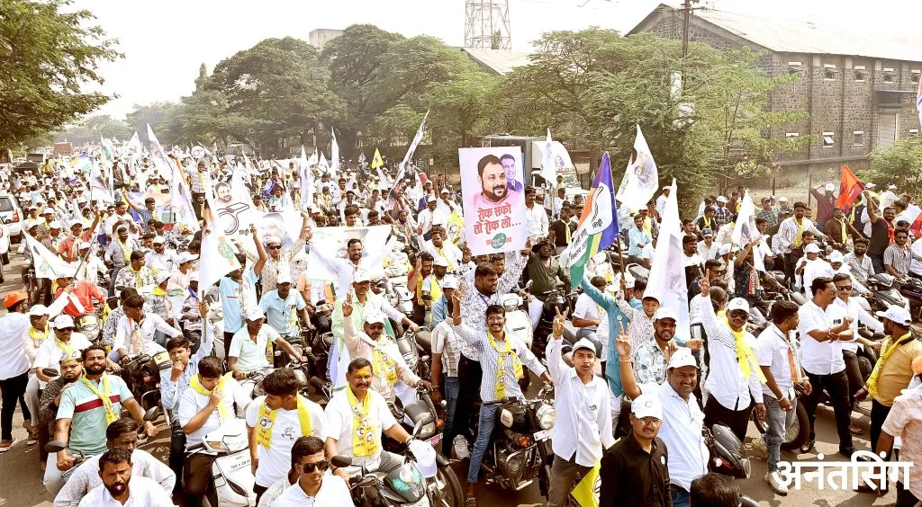 आमदार यड्रावकर यांच्या जनसंवाद यात्रेत उसळला जनसागर MLA Yadravkar's public relations tour drew a huge crowd