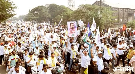 MLA Yadravkar's public relations tour drew a huge crowd