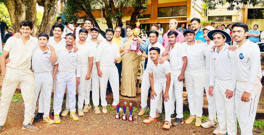 जैन तांत्रिक महाविद्यालयकडे व्हीटीयू चषक VTU Cup to Jain Technical College