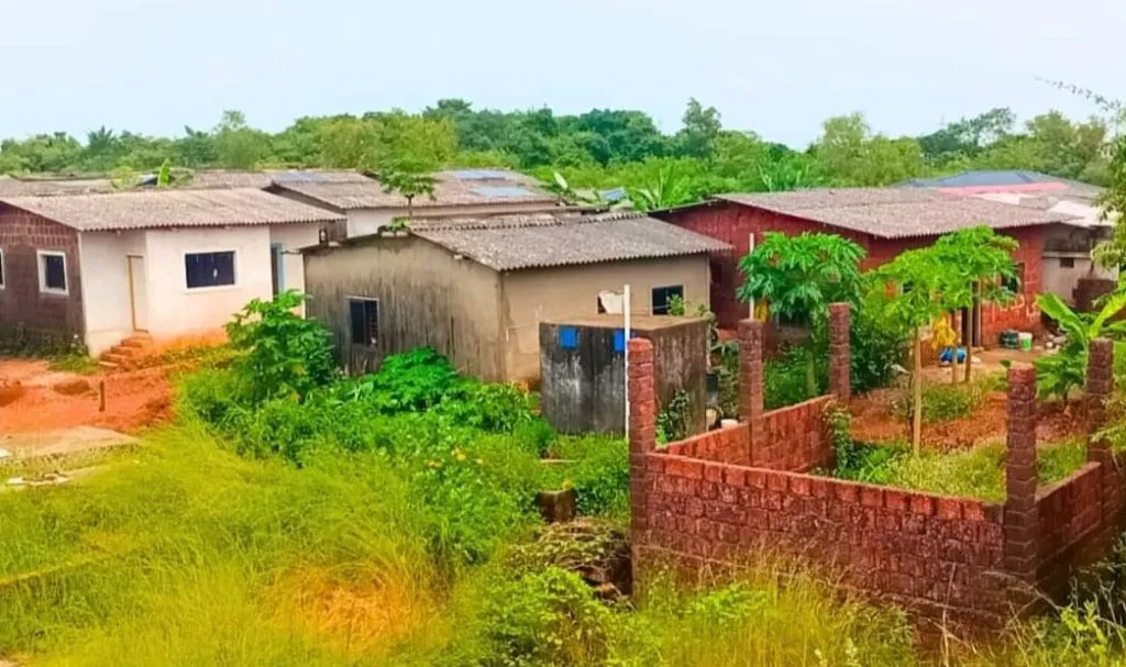 कुचेलीतील 140 घरे रिकामी करा Evacuate 140 houses in Kucheli