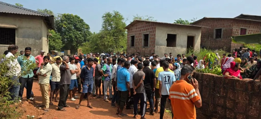 कुचेलीतील 140 पैकी 36 घरांवर बुलडोझर Bulldozers on 36 out of 140 houses in Kucheli