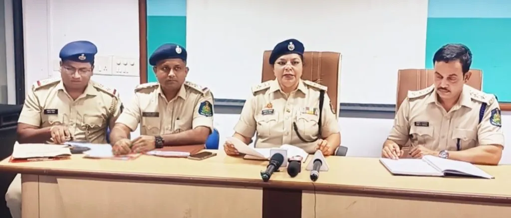 Tanvi, Anand commit fraud worth Rs 51 lakh