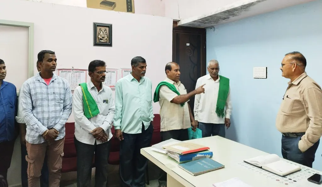 वडगाव-येळ्ळूर मार्गावर बस थांबवण्याची मागणी Demand to stop bus on Vadgaon-Yelloor route