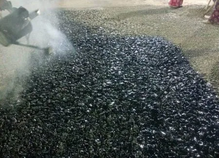 शहरातील रस्त्याची कामे युद्धपातळीवर सुरु Road works in the city have begun on a war footing.