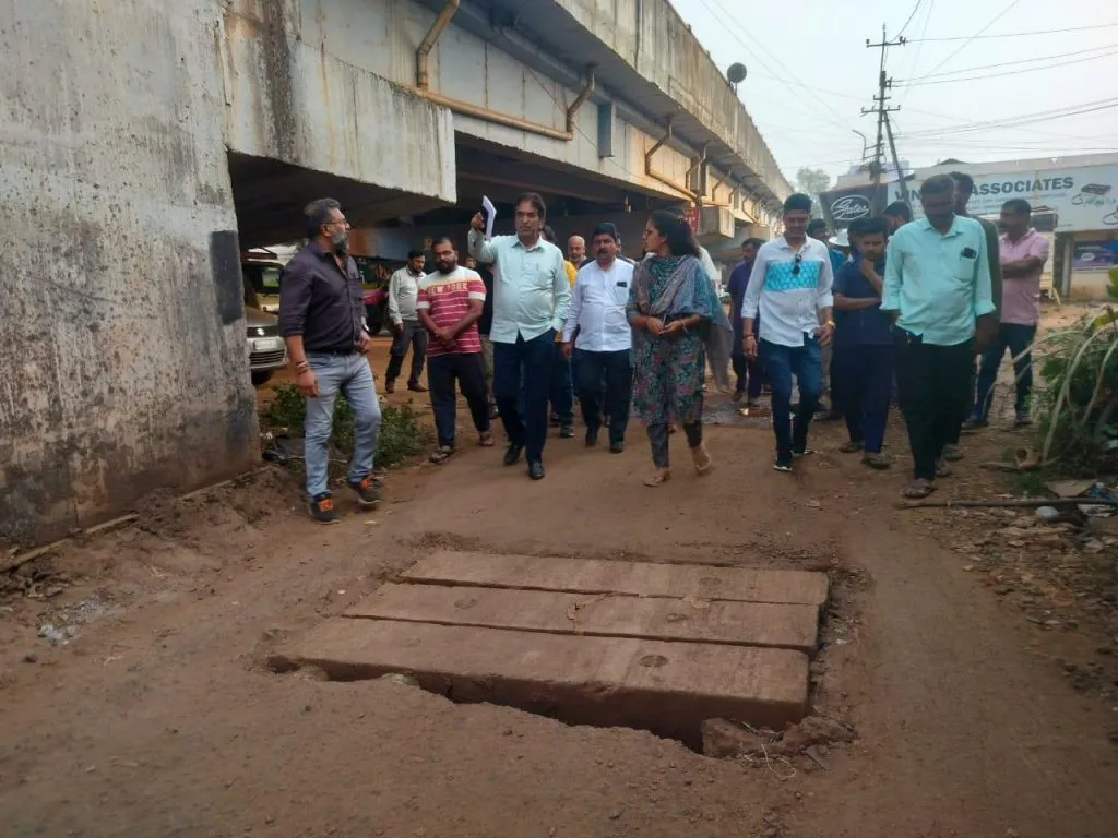 Repair roads at Phulbagh Galli, Fort Road