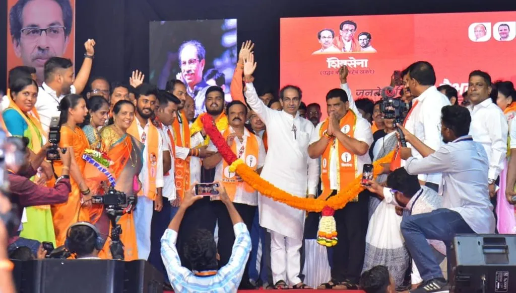 छत्रपतींचा अवमान करणाऱ्यांना जागा दाखवा! Show space to those who defy Chhatrapati!