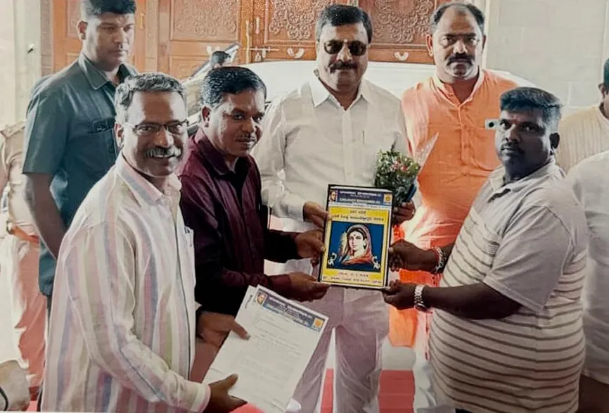 Increase the number of residential schools for Scheduled Castes and Scheduled Tribes in the district