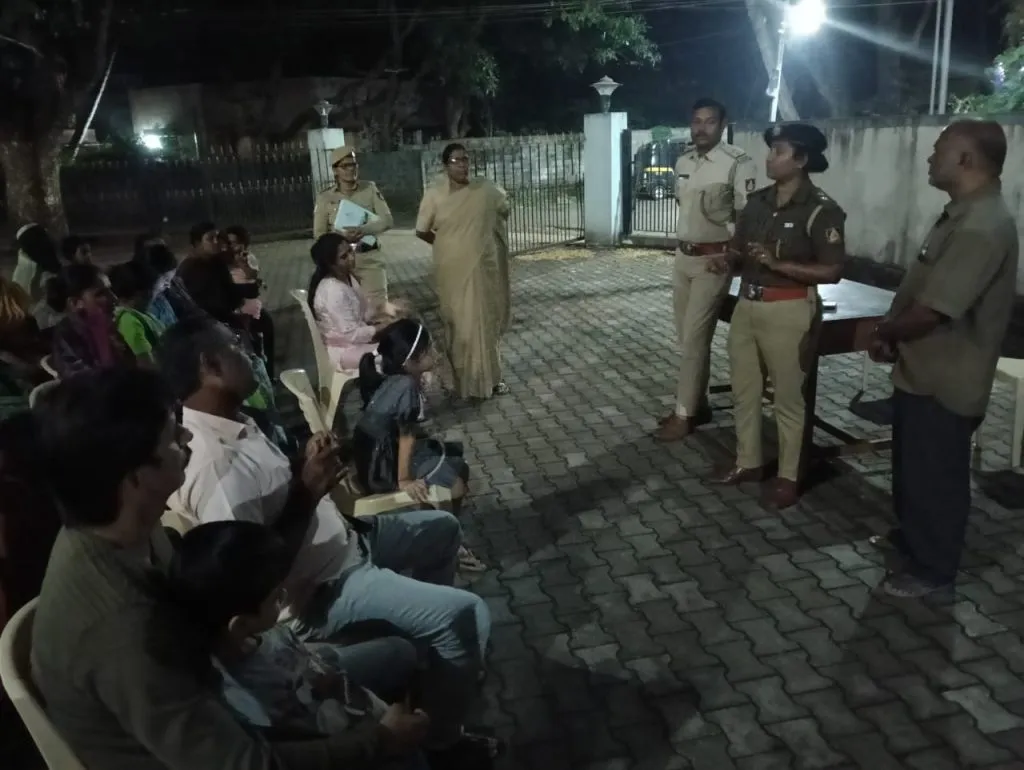 Awareness by the police to stop thieves and burglaries