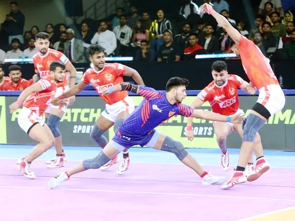 Delhi-Gujarat Kabaddi match tied