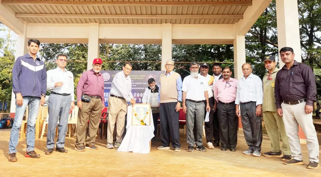 बाबुराव ठाकुर आंतरशालेय हॉकी स्पर्धेला प्रारंभ Baburao Thakur Inter-School Hockey Tournament begins