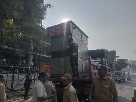 Cabin seized at Kavla Naka