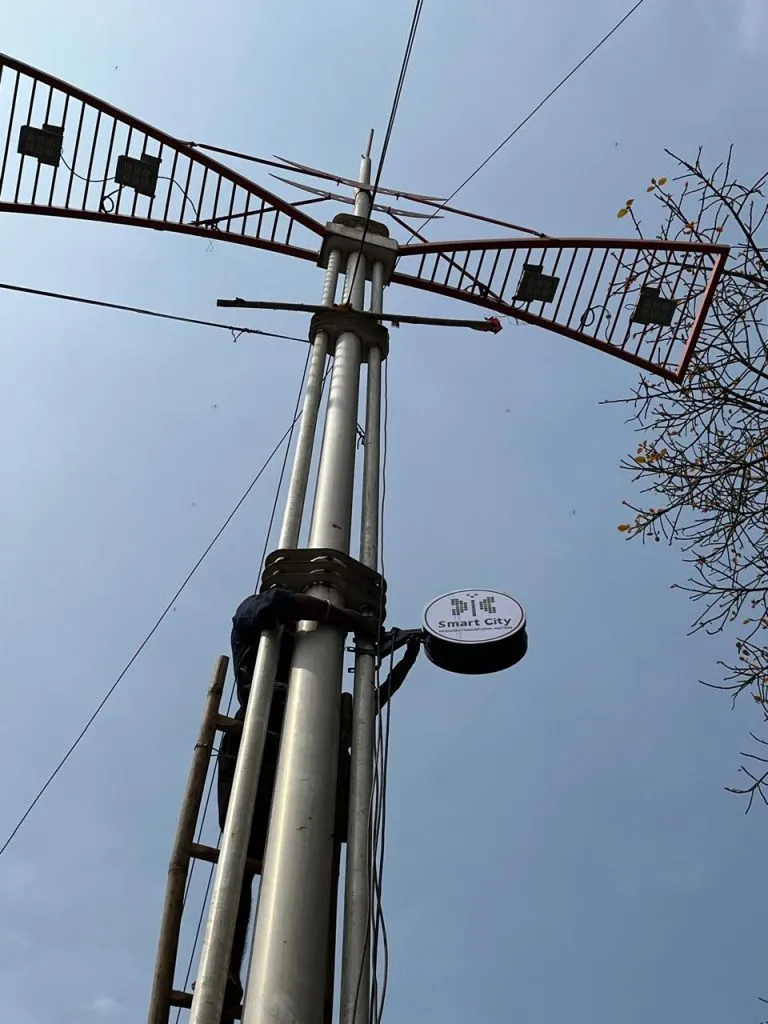 Attempt to make a fuss by putting up smart city boards