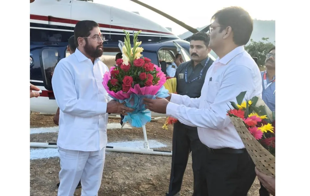 गृहमंत्रीपदासाठी शिंदे ठाम Shinde is determined to be the Home Minister.