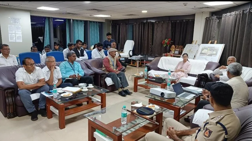 MP Priyanka Jarkiholi's visit to Belgaum Airport