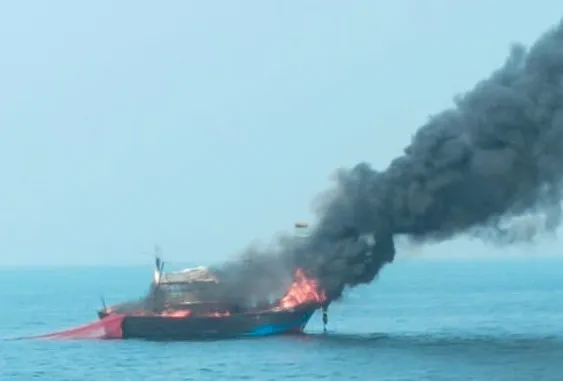 मत्स्य विभागाची नौका तपासणी…शुद्ध धूळफेकच