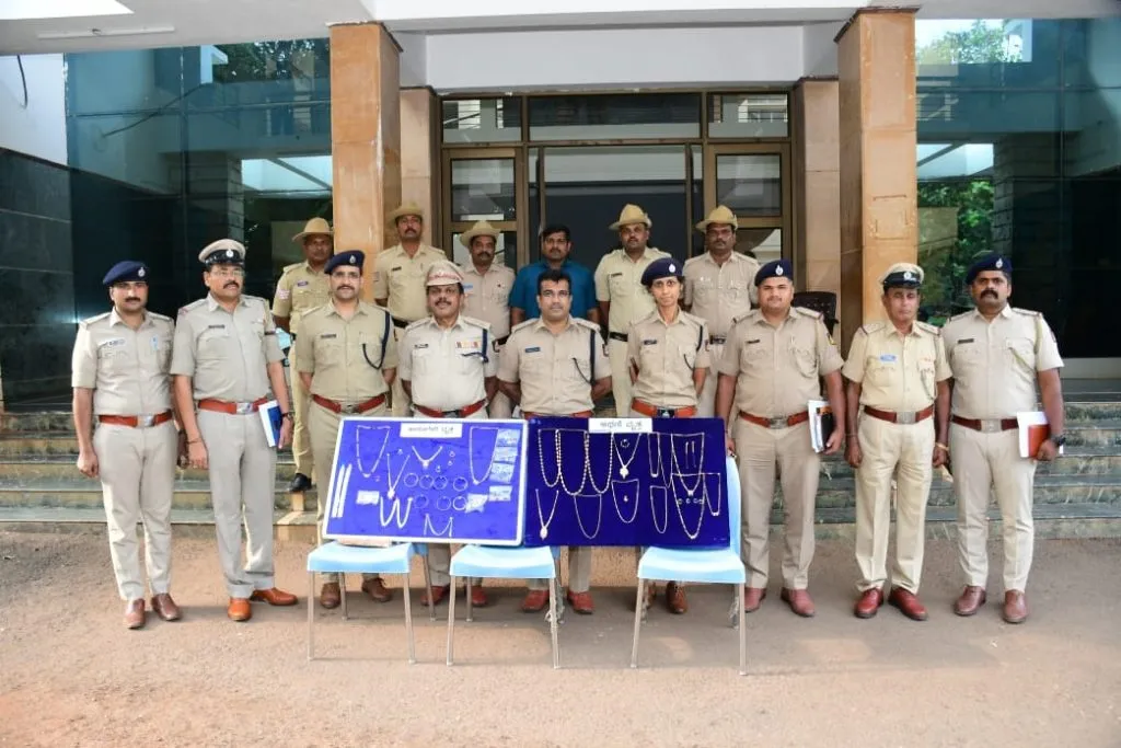 मिरज तालुक्यातील त्रिकुटाकडून 40 लाखांचे दागिने जप्त Jewelery worth 40 lakhs seized from the trio in Miraj taluka