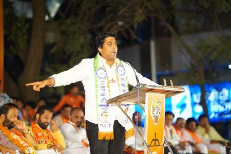 गादीचा अपमान जनता सहन करणार नाही The public will not tolerate insults to the throne.