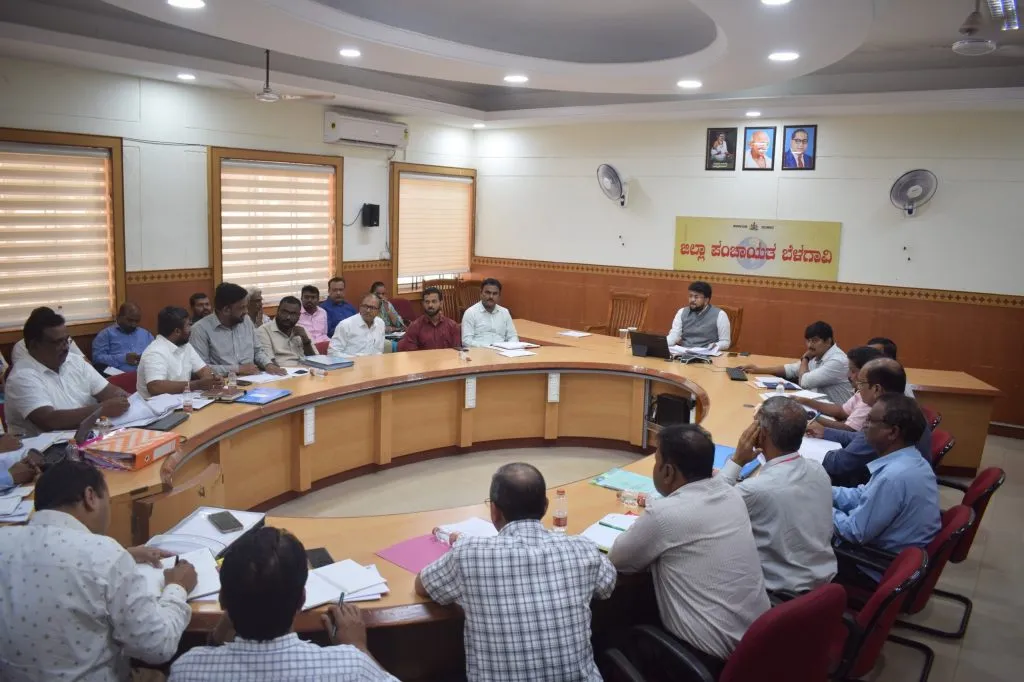 बहुग्राम पाणीपुरवठा योजनेचे काम वेळेत पूर्ण करा Complete the work of multi-gram water supply scheme in time