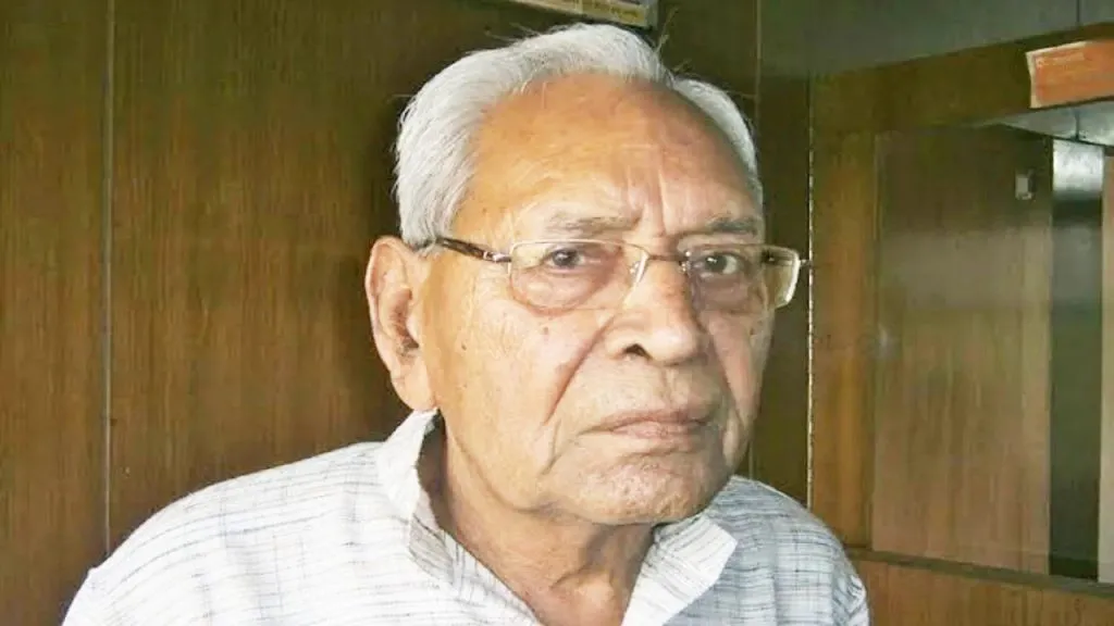 Educationist Dinanath Batra passed away
