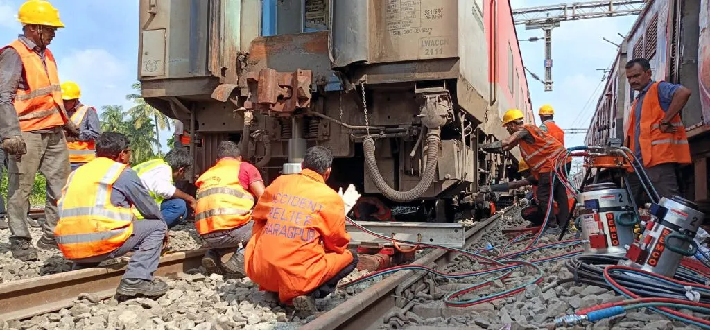 Three coaches of the express derailed at Howrah