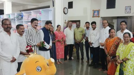 मंत्री दीपक केसरकरांनी दिल्या वेंगुर्लेतील व्यापाऱ्यांना दिवाळीच्या शुभेच्छा