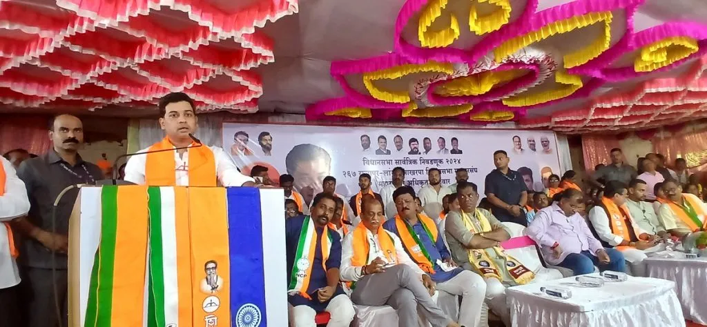 त्यांनी उद्योगपतींच्या घरासमोर बॉम्ब लावले.