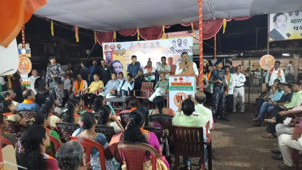 उद्धव ठाकरेंच्या गद्दारीमुळे राजकारणाचा बट्ट्याबोळ