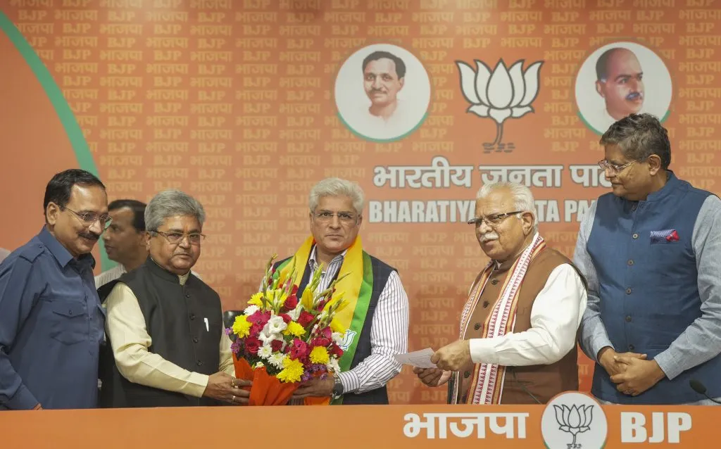 कैलाश गेहलोत यांचा भाजपमध्ये प्रवेश Kailash Gehlot joins BJP