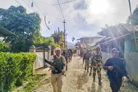 एक इसम बेपत्ता झाल्याने इंफाळमध्ये पुन्हा तणाव Tensions rise again in Imphal after a person goes missing