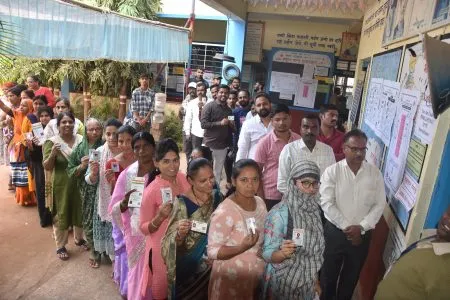 कोल्हापूर दक्षिणमध्ये चुरशीने मतदान Tight voting in Kolhapur South