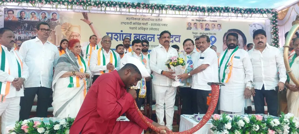 महाराष्ट्र गुजरातला आंदण दिला Maharashtra enjoyed Gujarat