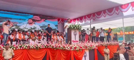 घटनाबाह्य सरकार बसवून संविधानाचा अवमान Disrespect of the Constitution by installing an extra-constitutional government