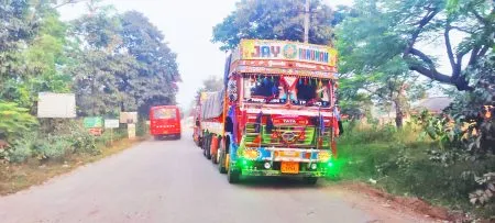 The speed limit of 40 on Anmod Road for heavy vehicles is only on paper.